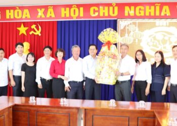 Phó Chủ tịch HĐND tỉnh Khánh Hòa thăm, chúc tết Trung tâm Bảo trợ xã hội Chăm sóc và Phục hồi chức năng người tâm thần, người rối nhiễu tâm trí tỉnh Khánh Hòa
