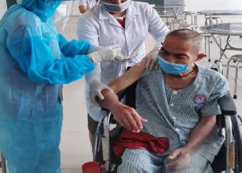 Tiêm ngừa Vacxin Covid – 19 mũi 1 cho các đối tượng đang được nuôi dưỡng tại Trung tâm