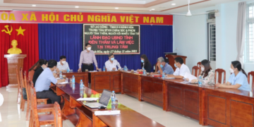 Lãnh đạo Ủy ban nhân dân tỉnh Khánh Hòa đến thăm và làm việc tại Trung tâm