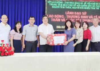 Lãnh đạo Sở Lao động – Thương binh và Xã hội thăm và chúc tết Trung tâm