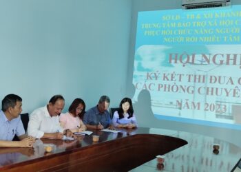 Ký kết giao ước thi đua năm 2023 giữa các phòng chuyên môn Trung tâm