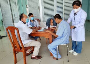 Tổ chức khám tầm soát lao phổi cho các đối tượng đang được nuôi dưỡng tại Trung tâm