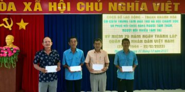 Gặp mặt viên chức, người lao động nhân kỷ niệm 79 năm ngày Quân đội nhân dân Việt Nam (22/12/1944 -22/12/2023)