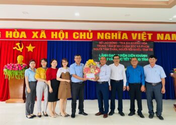 Lãnh đạo Huyện Diên Khánh đến thăm, tặng quà, chúc tết tại Trung tâm