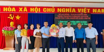 Lãnh đạo Huyện Diên Khánh đến thăm, tặng quà, chúc tết tại Trung tâm