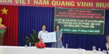 Sinh viên chuyên ngành tâm lý học trường Đại học Sư Phạm – Đại Học Đà Nẵng thực tế tại Trung tâm